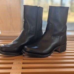 Frye Short Campus Boots W9